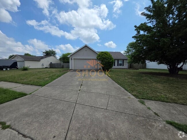 Building Photo - 3 BR Home with Fenced Backyard, Close to E...