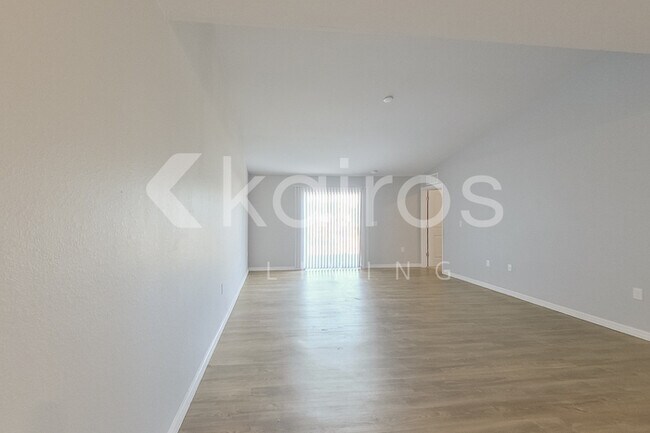 Photo - 18328 Gibraltar Ln