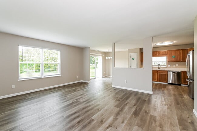 Photo - 302 Brookview Dr