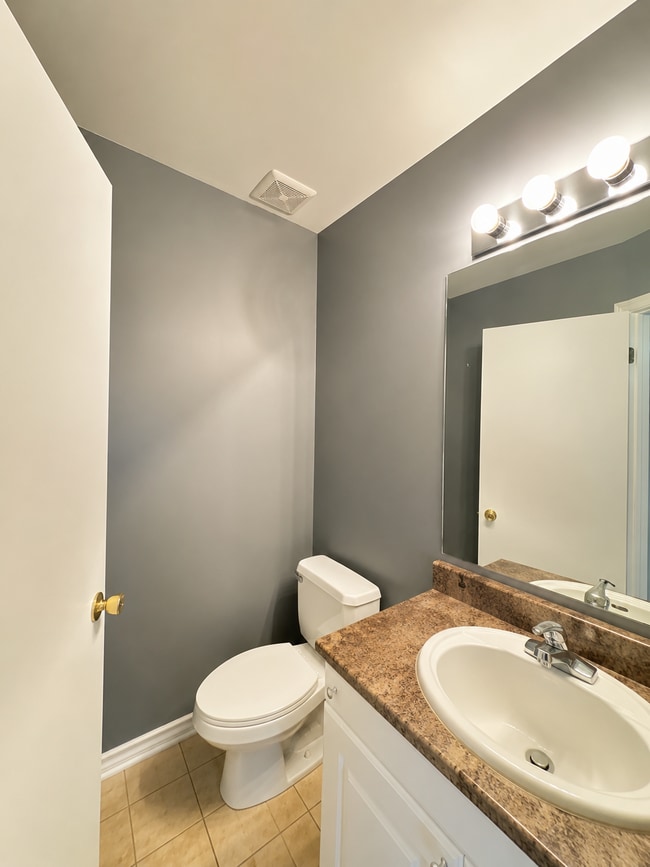 Photo - 102 Mill St