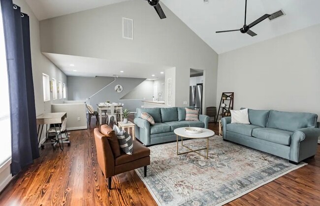 Photo - 2805 Chenevert St Casa