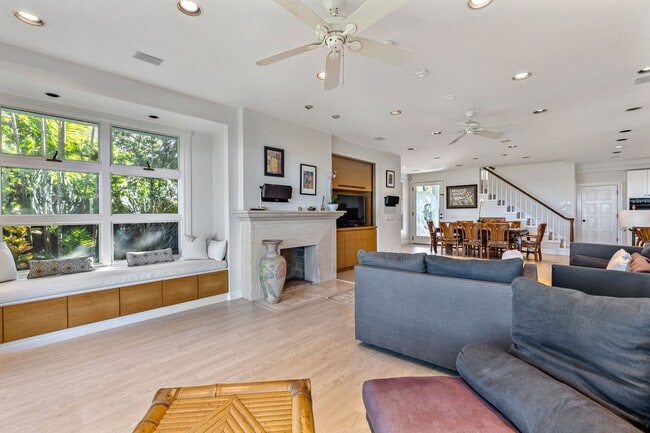 Photo - Hawaii Life Presents Modern Mokuleia Beach...