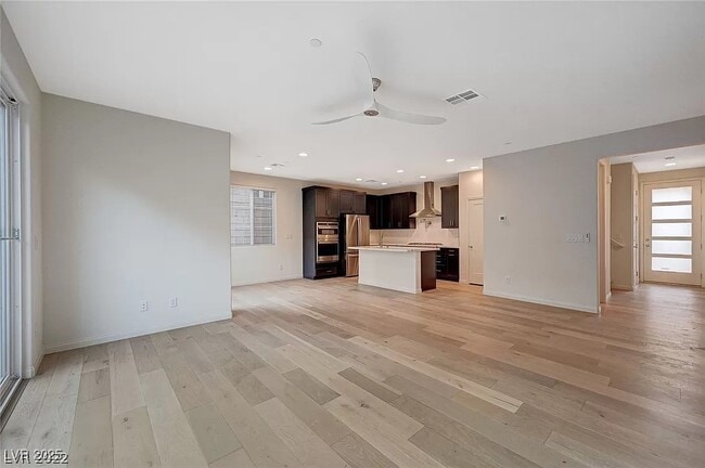 Photo - 31 Castleton Tower Ct