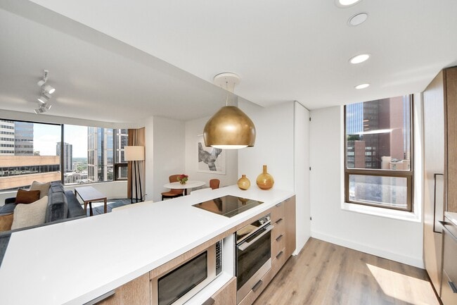 Building Photo - 1300 Lamar St Unit T3