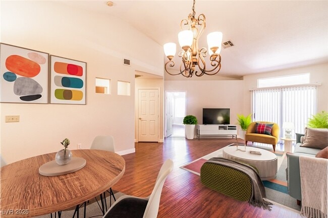 Building Photo - 130 Tapatio St