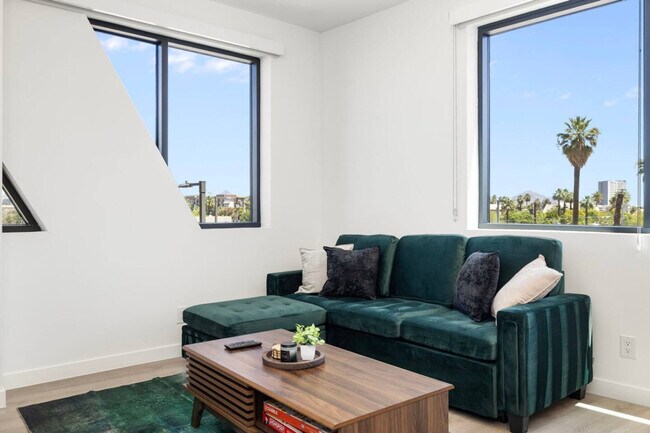 1030 N 1st St Unit SI ID1536814P