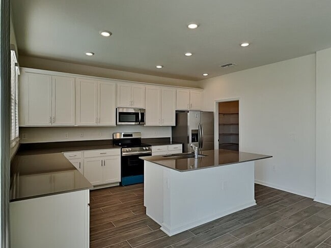 Photo - 2822 Fitness St