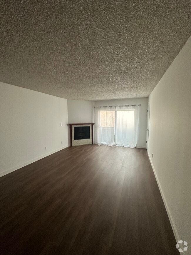 Building Photo - 6353 Denny Ave Unit 1 Rental