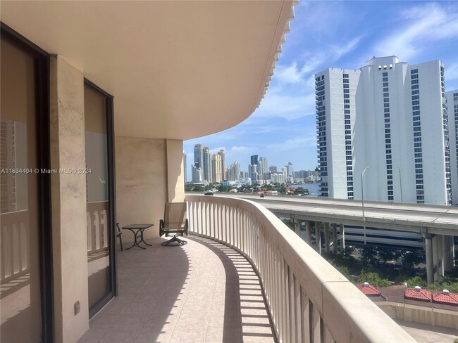 Photo - 19355 Turnberry Way Condominio Unidad 8G