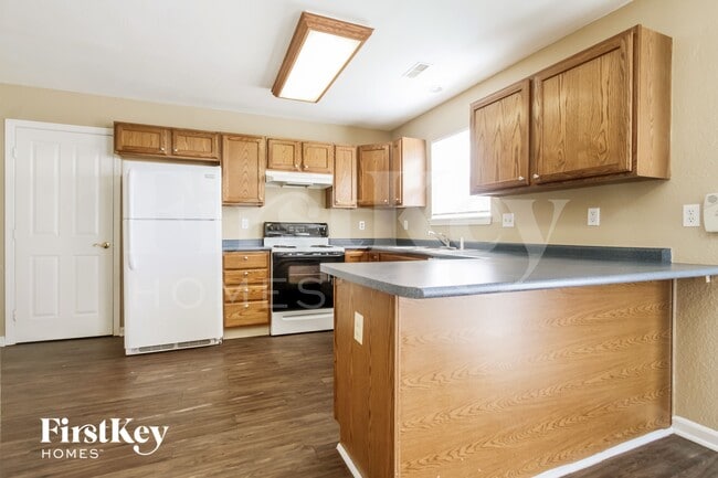 Photo - 728 Sweet Creek Dr