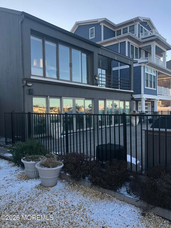 232 Hayes Ct