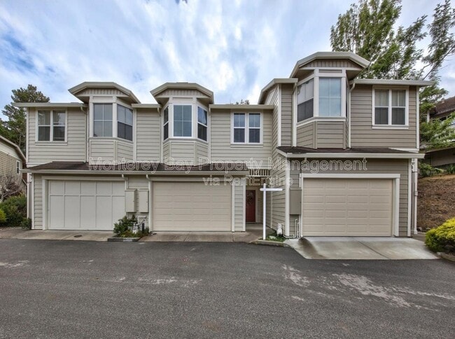 Building Photo - 61 Glen Lake Dr