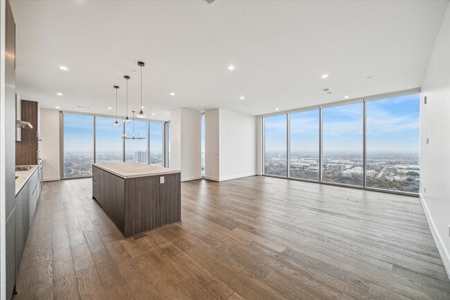Building Photo - 1711 Allen Pkwy Unit 2701