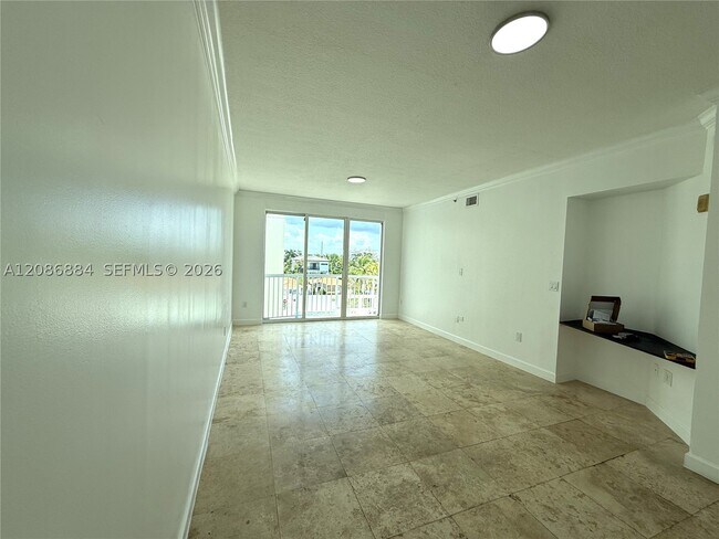 9172 Collins Ave Unit 409
