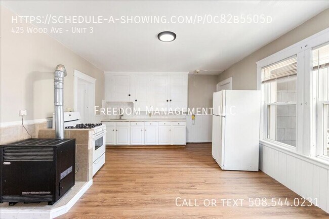 Photo - 425 Wood Ave Unit 3