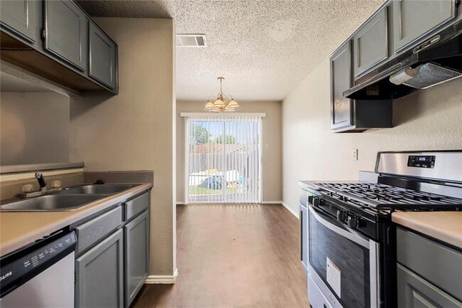 Photo - 1220 Orchard Park Cir