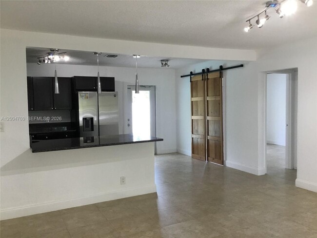 Photo - 5881 SW 15th St