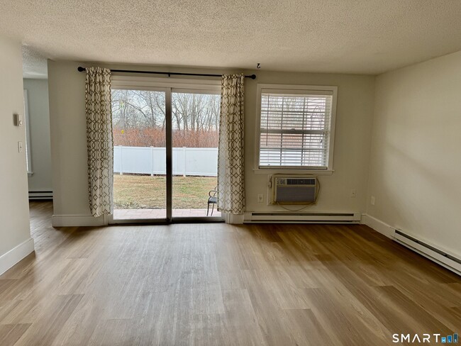 Building Photo - 8 Heather Ridge Unit 8