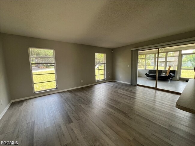 Photo - 1920 W Lakeview Blvd Unit 1