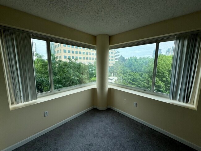 Photo - 8 Museum Way Unidad 416