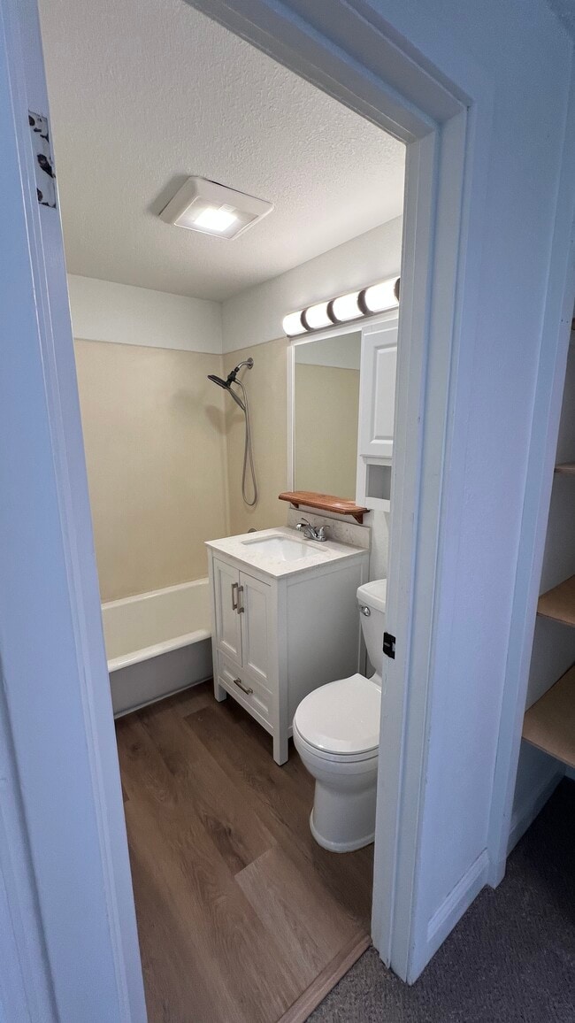 Photo - 211 W Manor Ave
