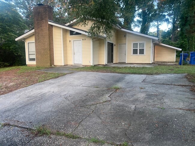 Building Photo - 615 Emerald Dr Rental
