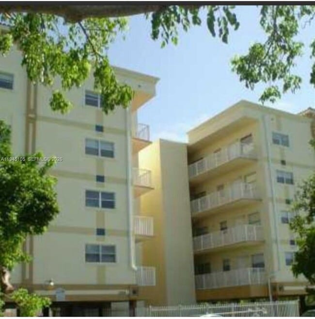 Photo - 2008 Jackson St Unit D4