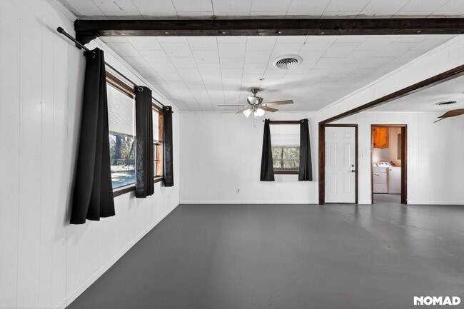 Photo - 251 School Rd