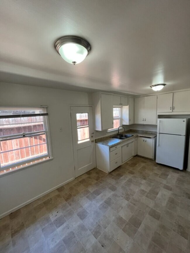 Photo - 132-136 Stenner St Unit 136