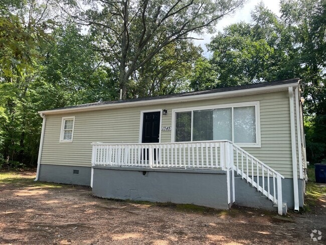 Building Photo - 1343 Wentworth Rd Rental