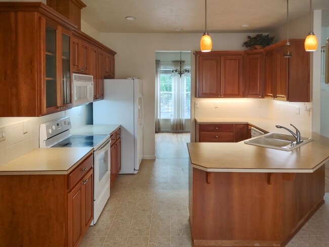 Photo - 2464 Sage Ave SE