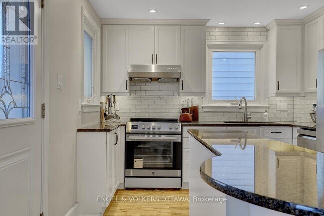 Photo - 1838 Scott St