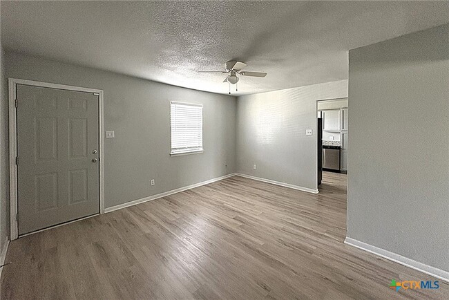 Photo - 305 Northern Dove Ln Unidad A
