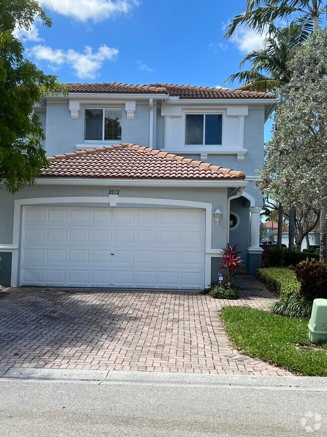 Building Photo - 2072 Oakhurst Way Rental