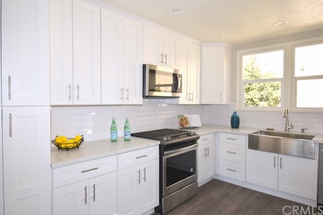 Detail Kitchen - 16601 Valerio St