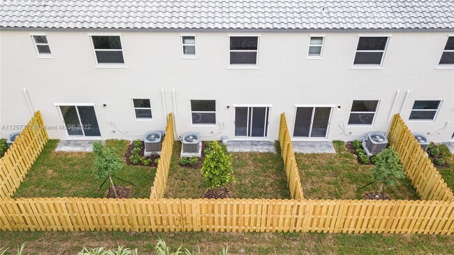 Photo - 1870 SE 26th Ter