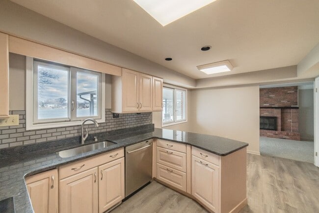 Photo - 1587 3 Lakes Dr