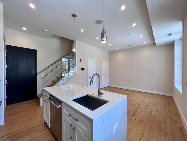 Photo - 625 Park Rd NW