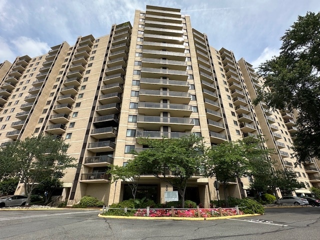 Photo - 203 Yoakum Pkwy Townhome