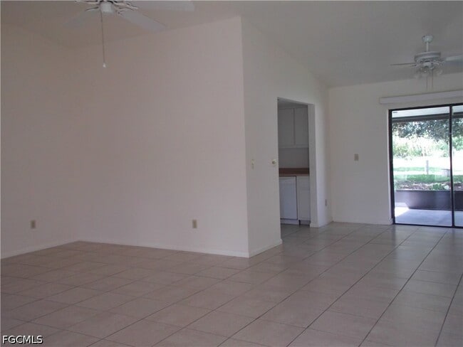 Photo - 111 Doveside Ln