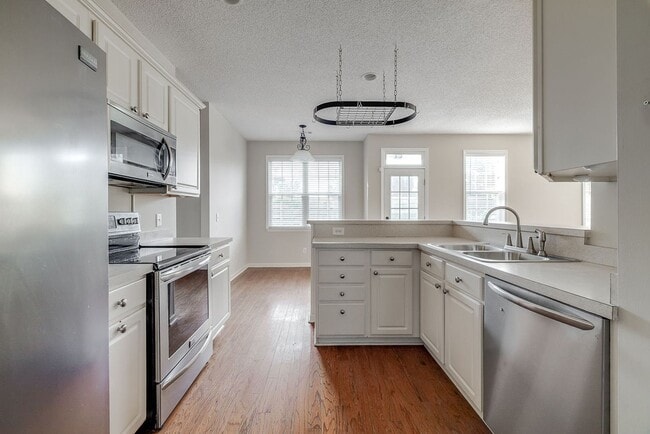 Photo - Beautiful Custom Home on Golf Course