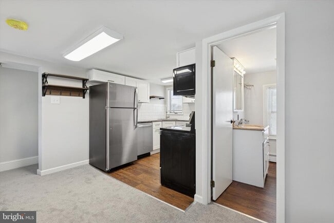 Photo - 371 W Main St