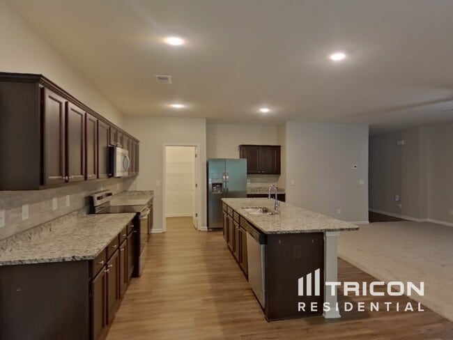 Photo - 225 Sinclair Way