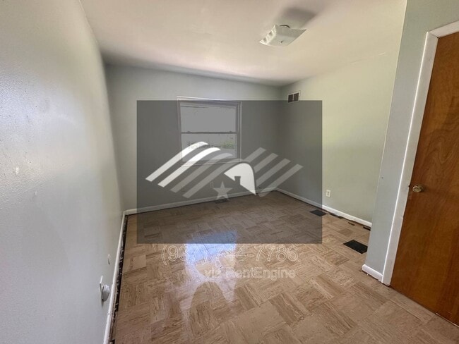 Building Photo - 2723 McCall St Unit 2725