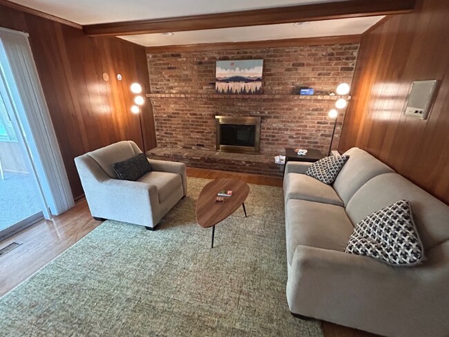 Photo - 5330 Hawthorne Dr