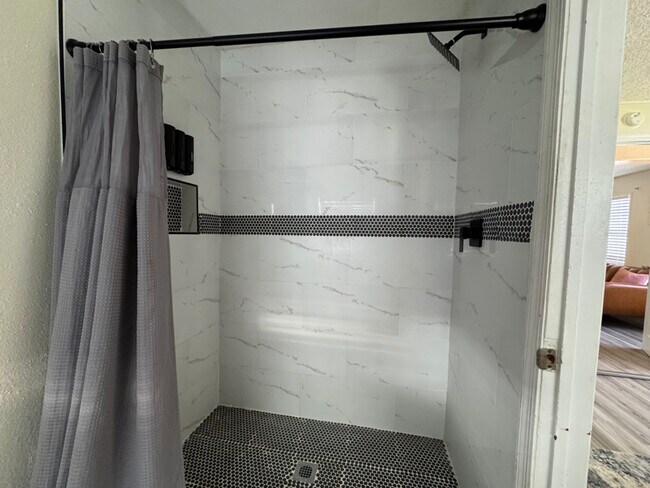 Building Photo - 2706 W Tyson Ave Rental