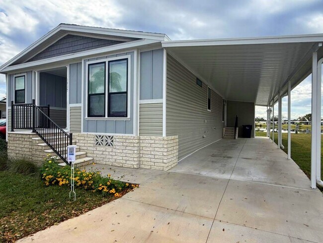 7815 Lakeshore Dr