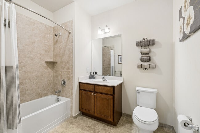 Driftwood - 2BR, 2BA - 1,032SF - Second Bathroom