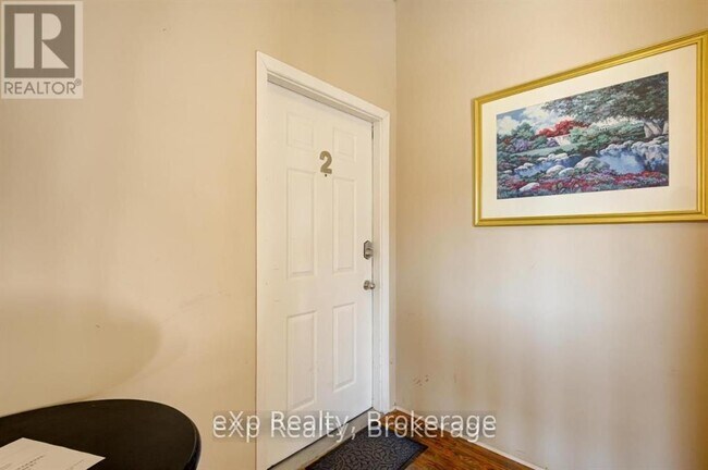 Photo - 100 Downie St