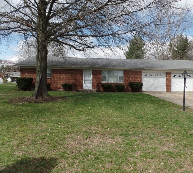 Building Photo - 50% Off Security Deposit On Approved Applications for this 2 Bedroom Brick Duplex in CeMar Estate...